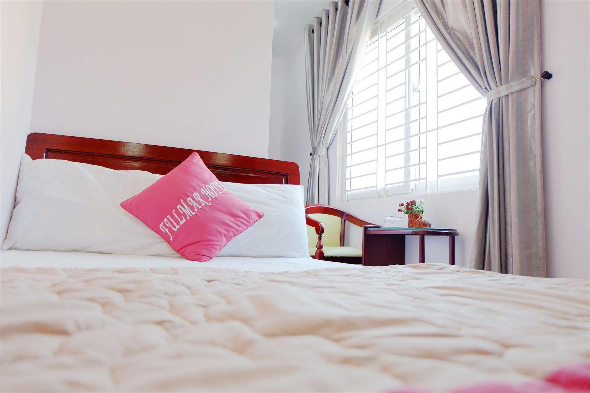 Fulmar Hotel Дананг Екстериор снимка